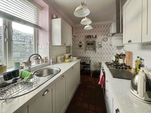 Kitchen- click for photo gallery